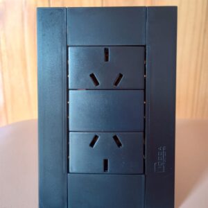 LLAVE ARMADA NEGRA 2 TOMA L. RECTA CIOCCA PLAST BARI