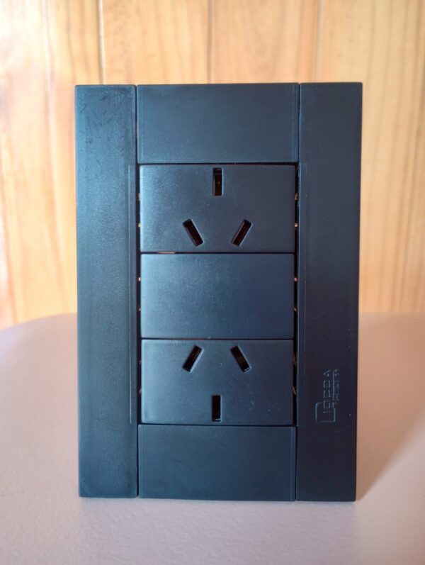 LLAVE ARMADA NEGRA 2 TOMA L. RECTA CIOCCA PLAST BARI