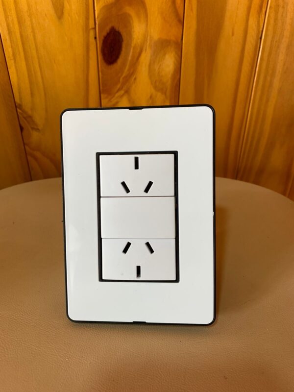 LLAVE ARMADA L/MAAT BLANCO-NEGRO 2 TOMAS CIOCCA PLAST