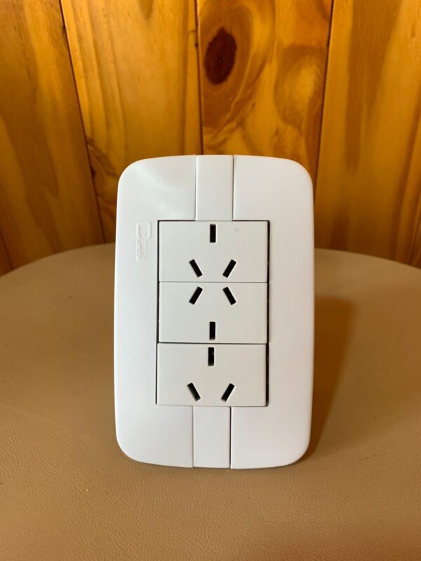 LLAVE ARMADA BLANCA 3 TOMA 10A CIOCCA PLAST