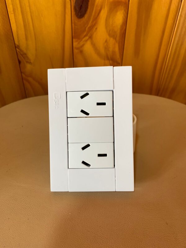 LLAVE ARMADA L/RECTA 2 TOMA 20A CIOCCA PLAST