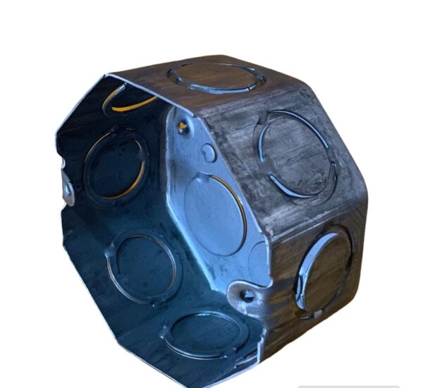 CAJA OCTOGONAL DE CHAPA (LIQUIDACION) (100)